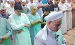 أهالي الموصل يقيمون صلاة الغائب على أرواح فاجعة حريق الكوت.